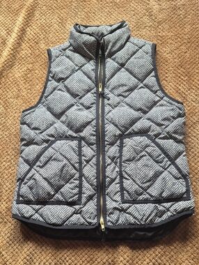 J.Crew Black and White Quilted Herringbone Vest with 2way Zipper